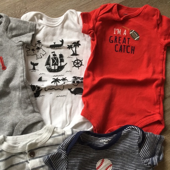 Short sleeve onesies size 3 months - Picture 3 of 5